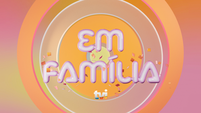 EM FAMÍLIA